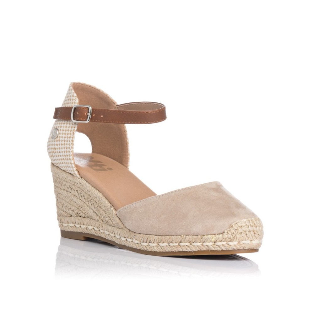 Cuñas Mujer XTI 140746 Beig