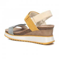 Cuñas Mujer XTI 142822 Amarillo